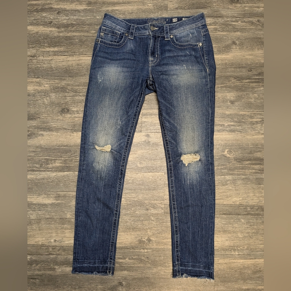 Miss me Women's Size 29 Midrise Skinny Jean Distressed Medium Wash